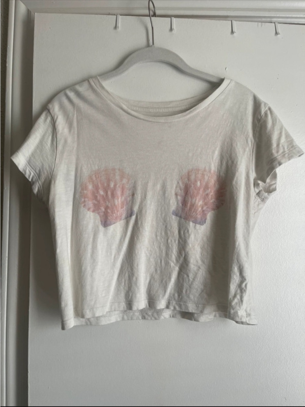 Aerie White Crop Tee with Pink Shell Print
